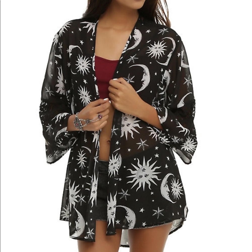 Sun Star Moon black kimono 🌞 NWT (SM)